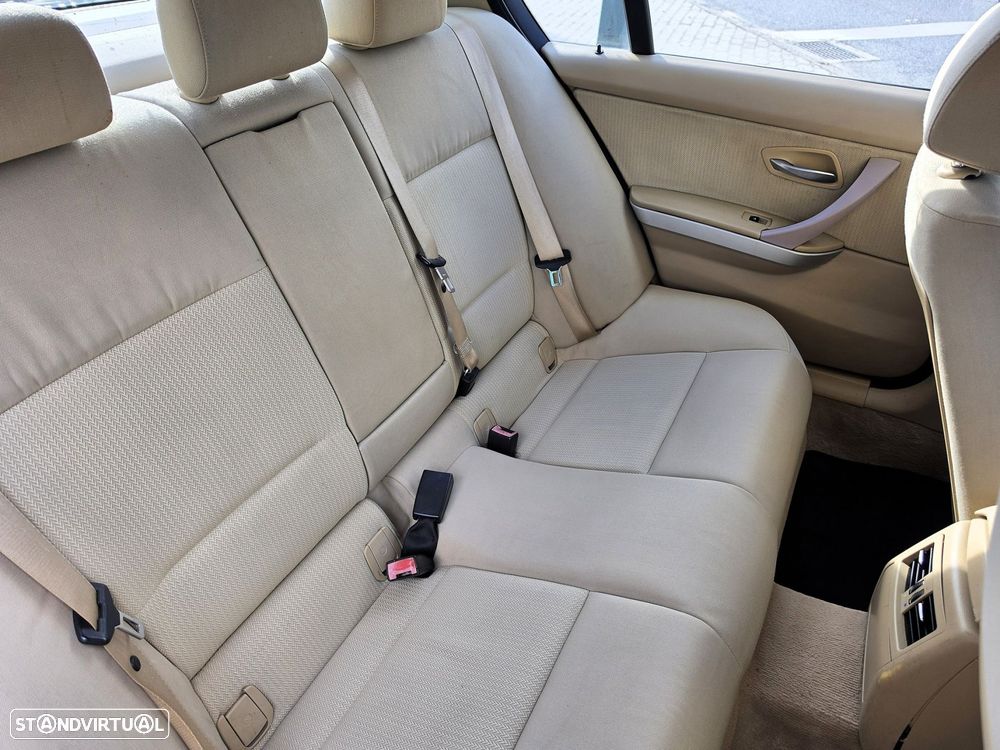 BMW 320 d xDrive - 34