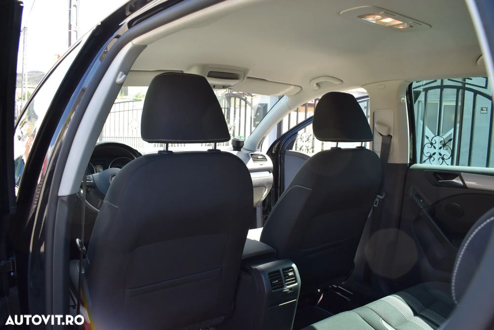 Volkswagen Golf 2.0 TDI DPF DSG MATCH - 14