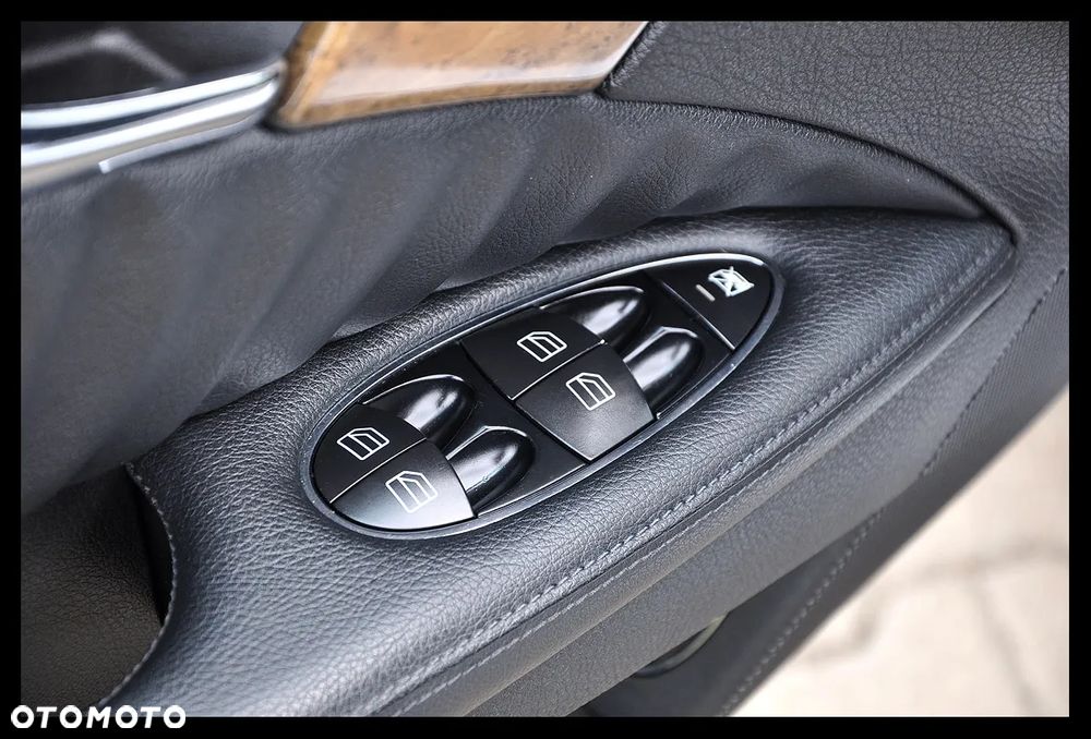 Mercedes-Benz Klasa E 320 CDI 7G-TRONIC Avantgarde - 32