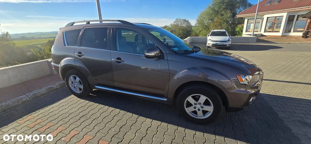 Mitsubishi Outlander 2.0 Intense + 2WD EU5 - 2