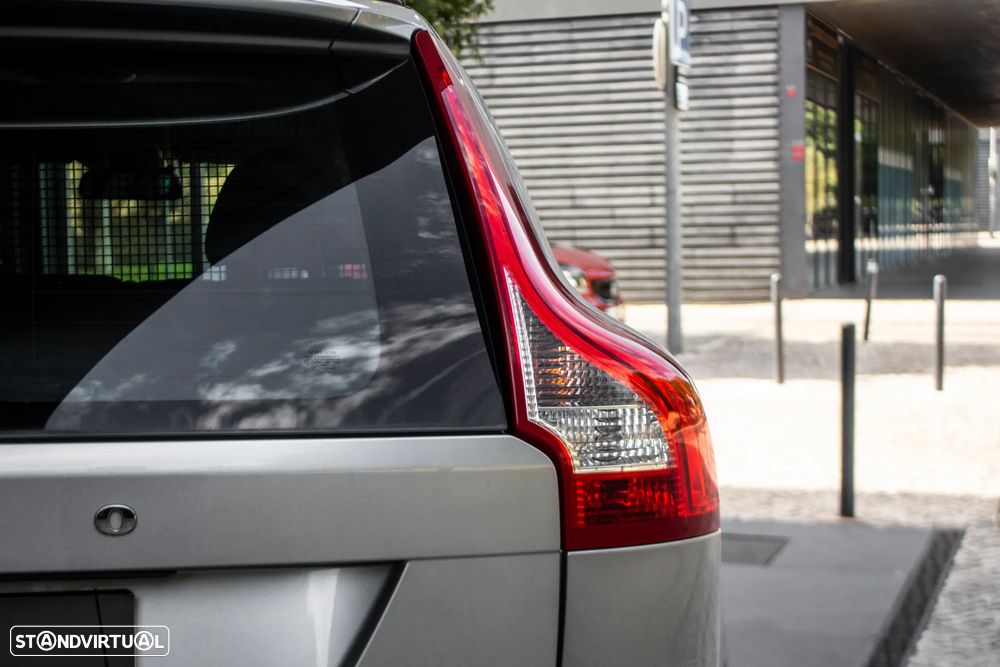 Volvo XC 60 2.0 D3 Drive - 11