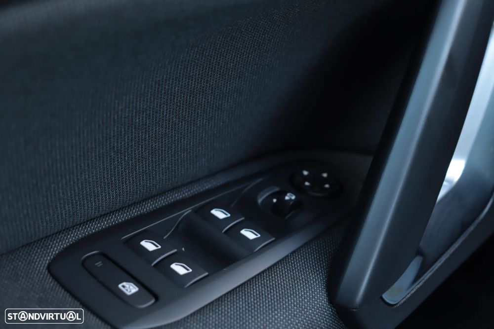 Peugeot 308 1.2 PureTech Allure Pack EAT8 - 28