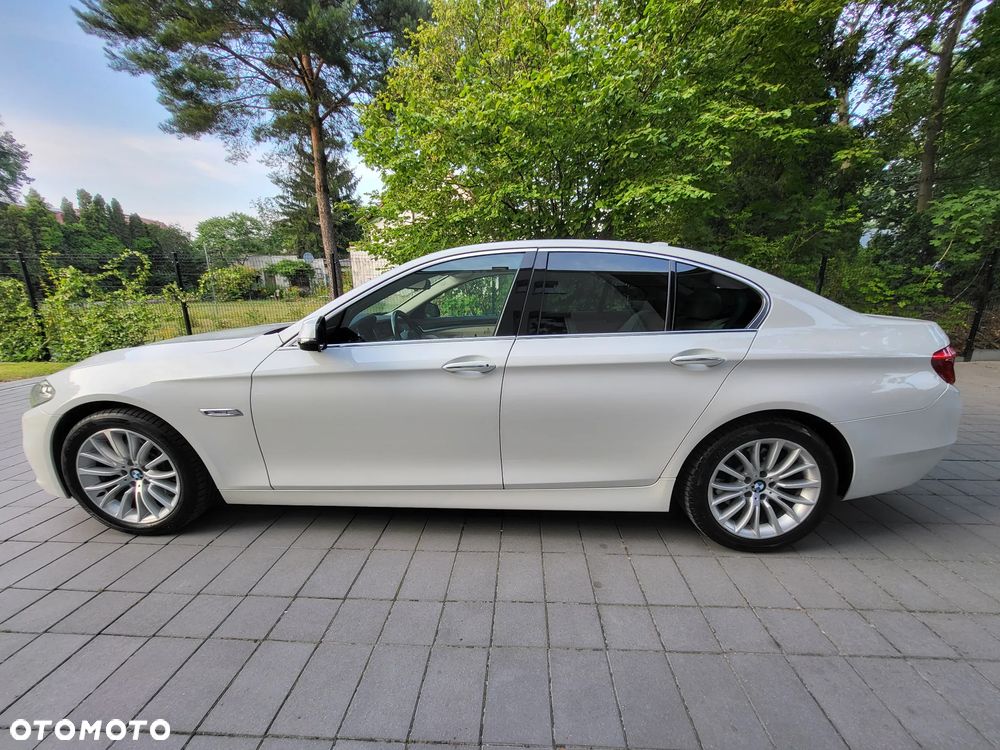 BMW Seria 5 528i xDrive Luxury Line - 2