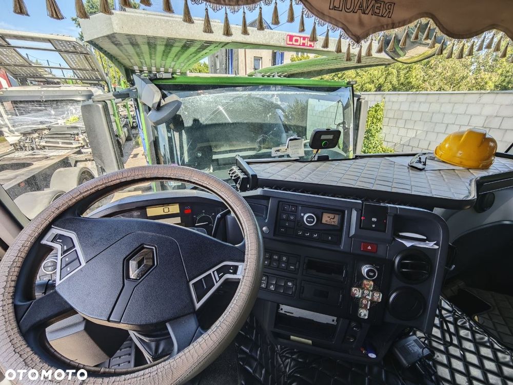 Renault T - 12