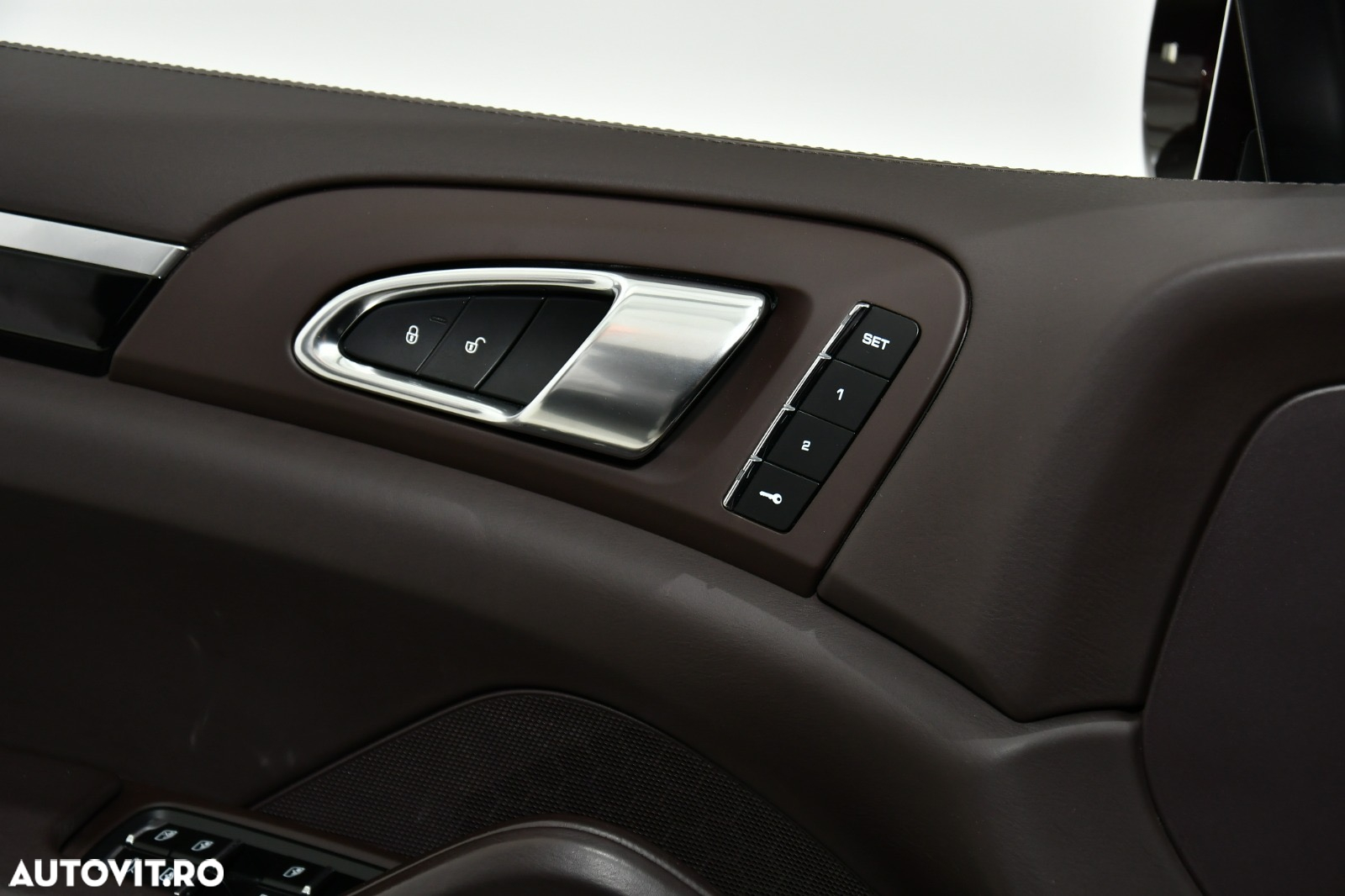 Porsche Cayenne 3.0 L - 37