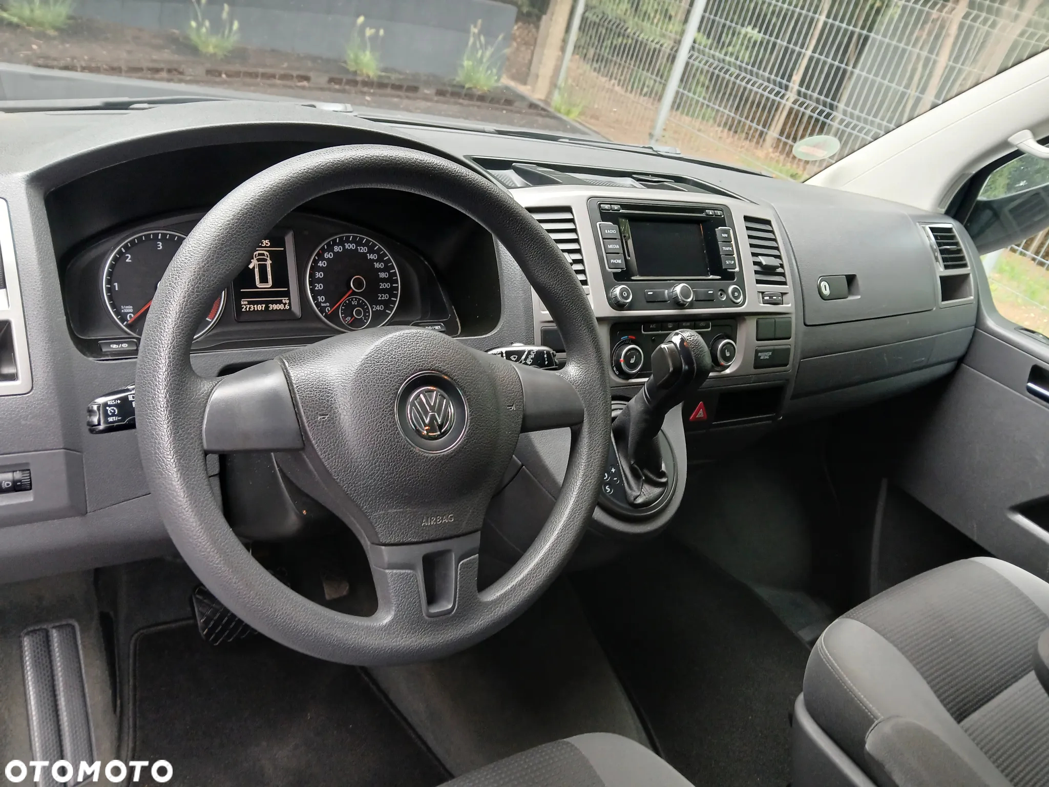 Volkswagen Multivan - 16