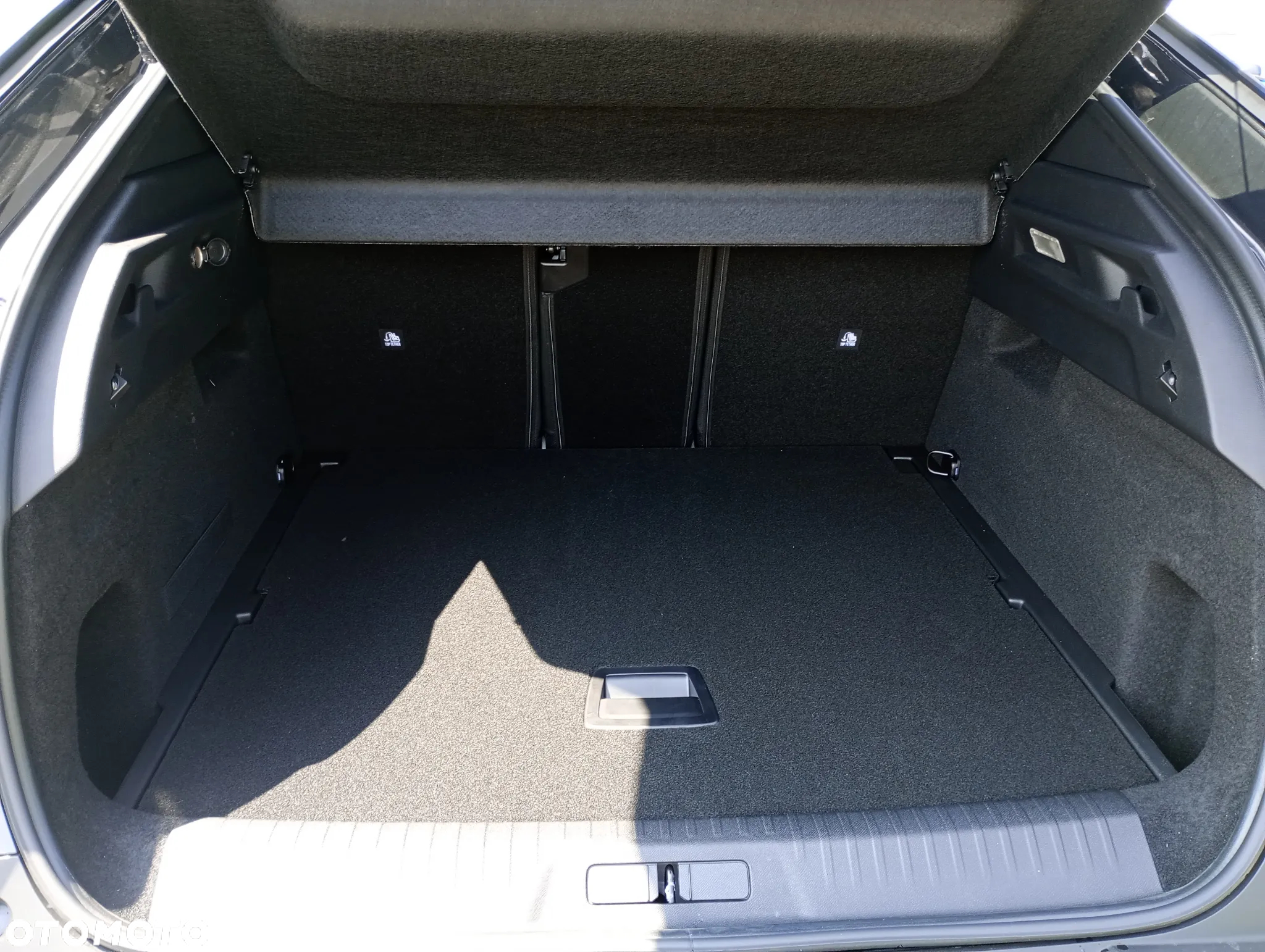 Peugeot 3008 1.2 PureTech mHEV Allure e-DCS6 - 12