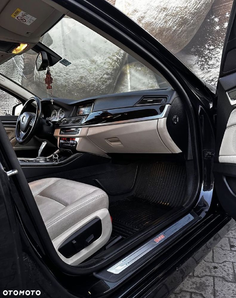 BMW Seria 5 520d xDrive - 6