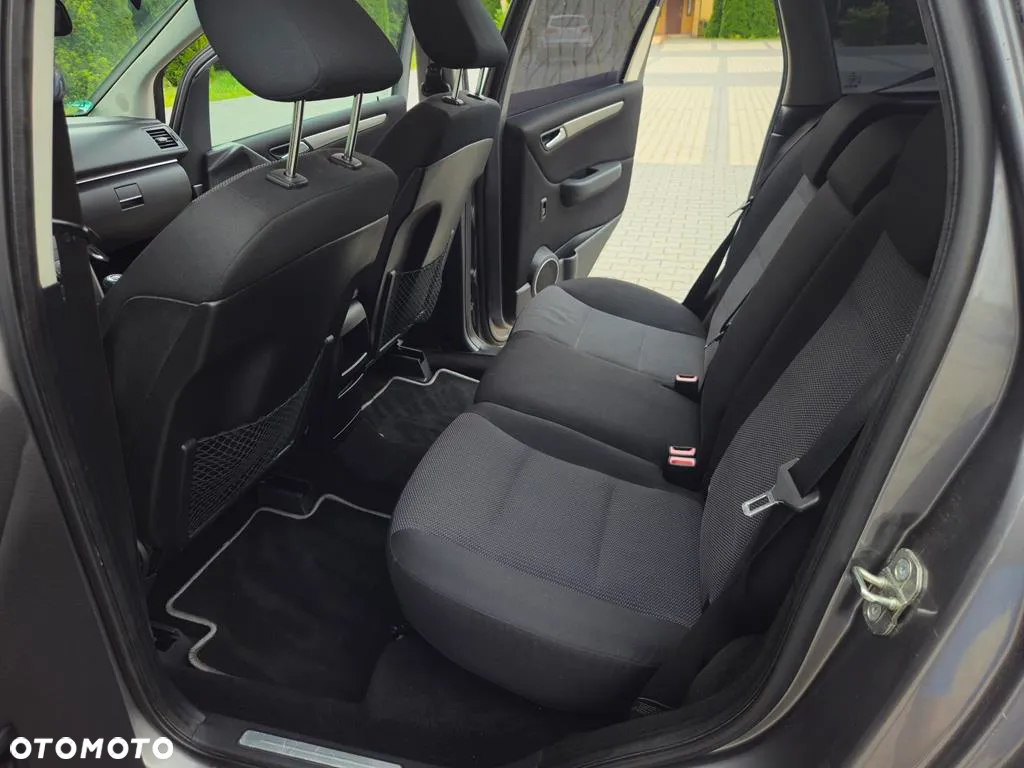 Mercedes-Benz Klasa B 180 CDI DPF Special Edition - 37