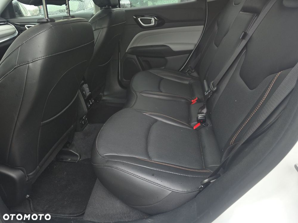Jeep Compass - 11