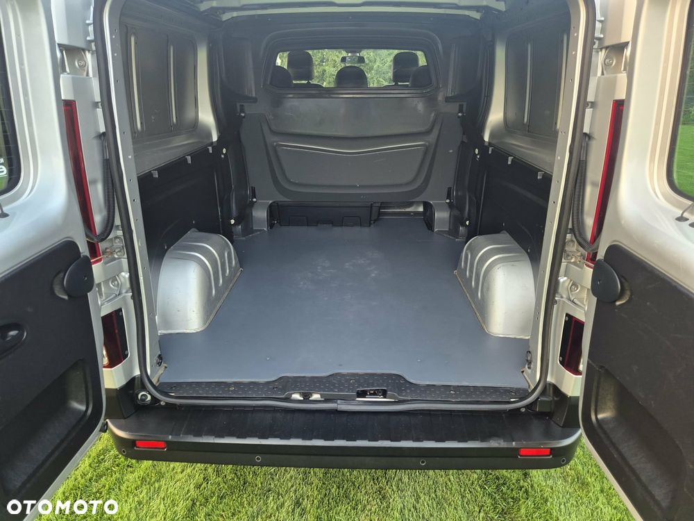 Renault Trafic - 11