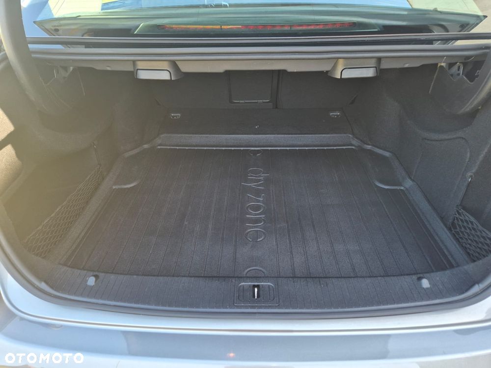 Mercedes-Benz Klasa E 350 BlueTEC 4Matic 7G-TRONIC - 18