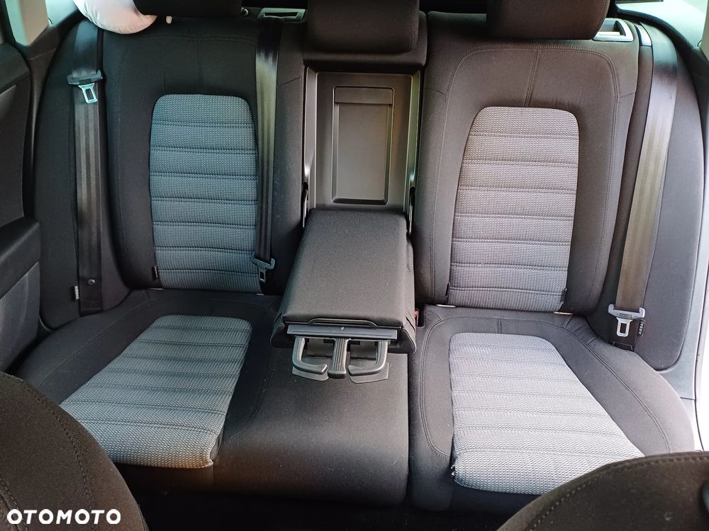 Volkswagen Passat 2.0 TDI Comfortline DSG - 14