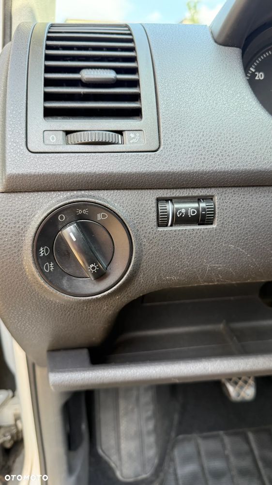 Volkswagen Polo 1.4 16V Sportline - 24