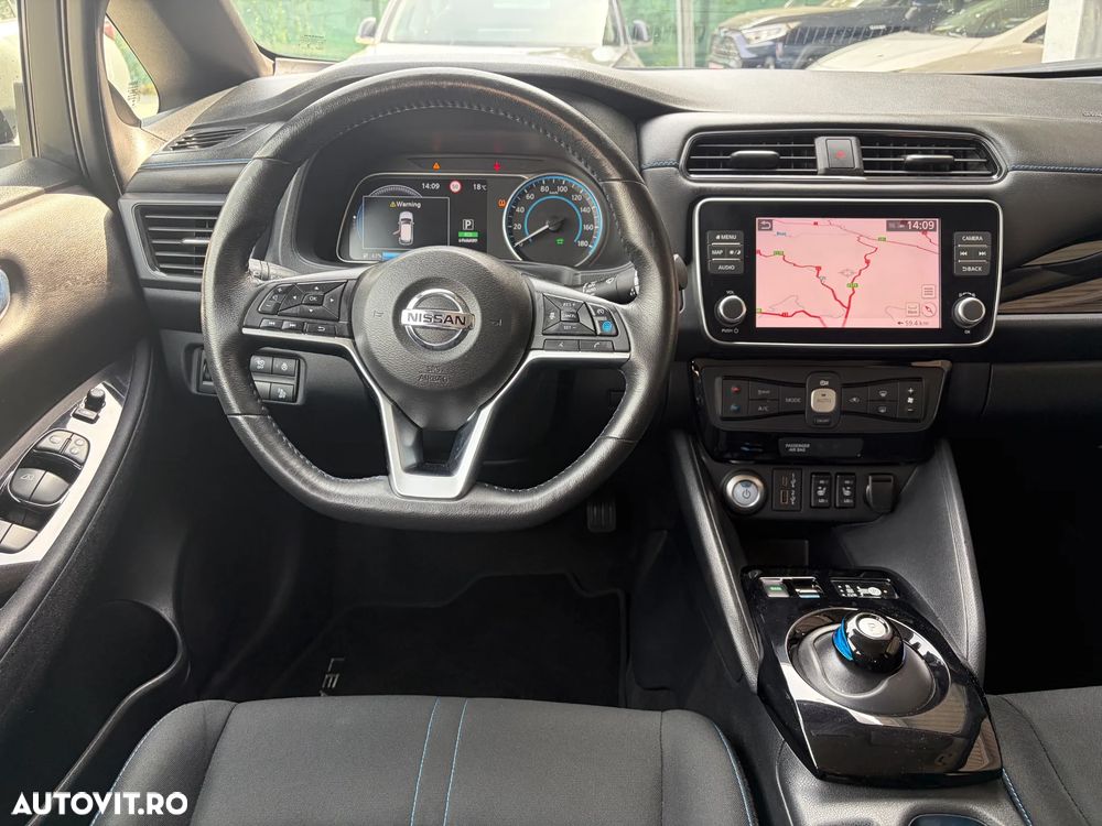 Nissan LEAF 62 kWh e+ N-Connecta - 17
