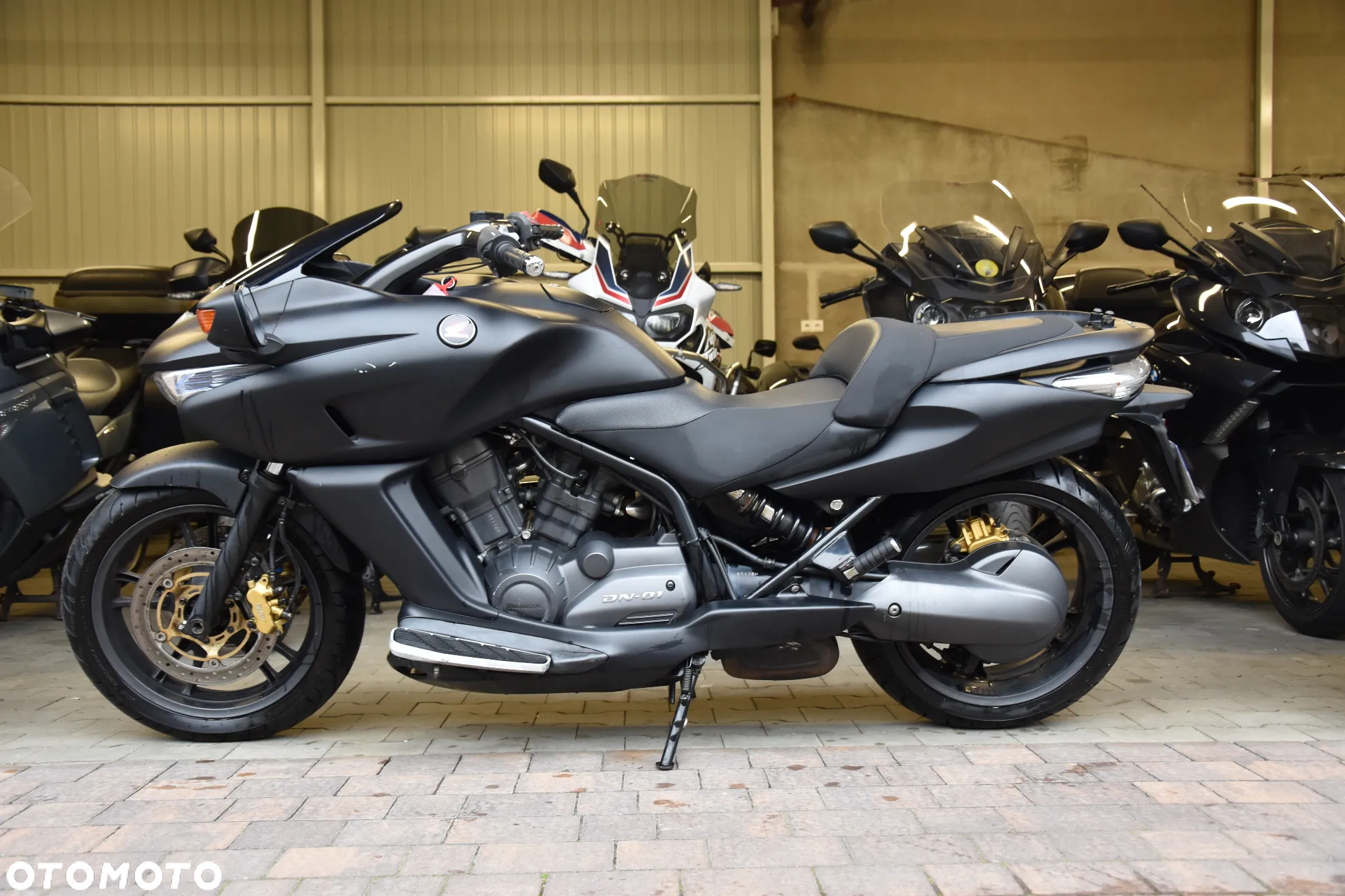 Honda DN-01 - 13