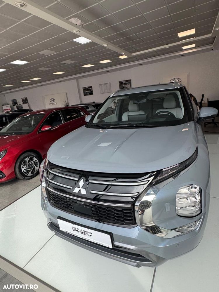 Mitsubishi Outlander - 7