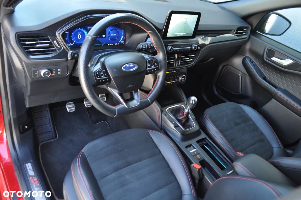 Ford Kuga 2.0 TDCi 4x2 ST-Line - 35