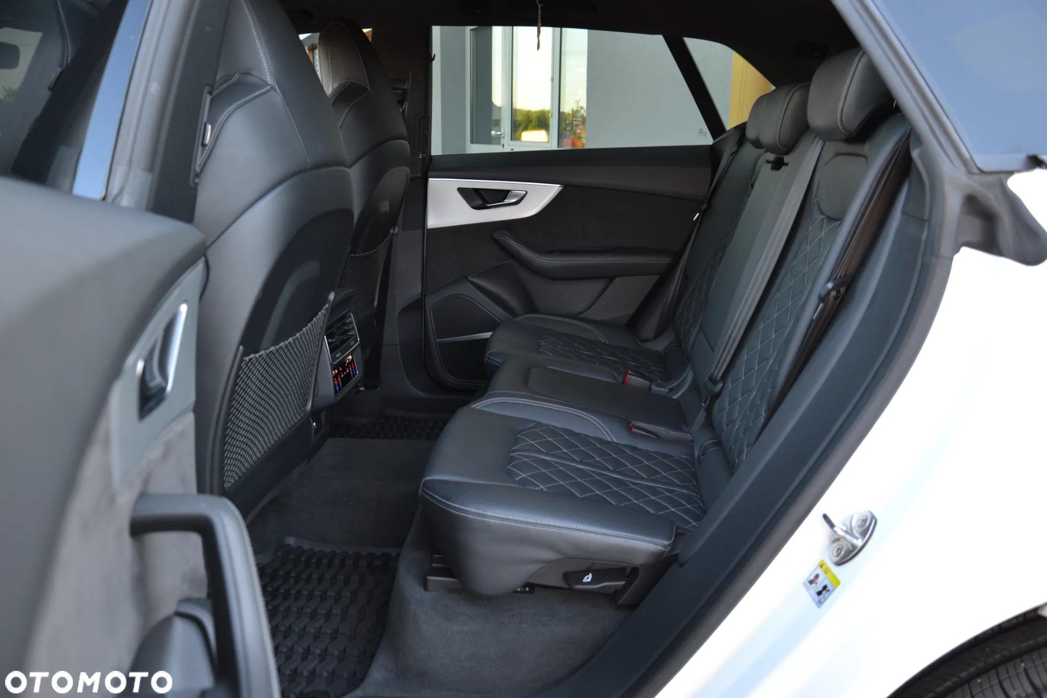 Audi SQ8 - 32