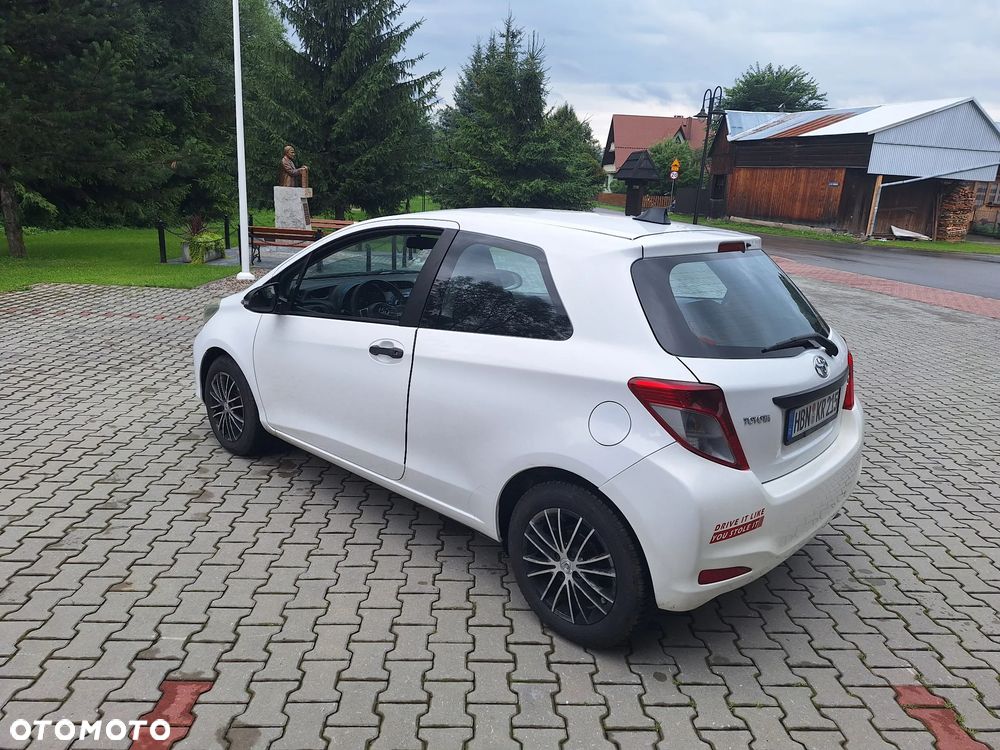 Toyota Yaris - 4