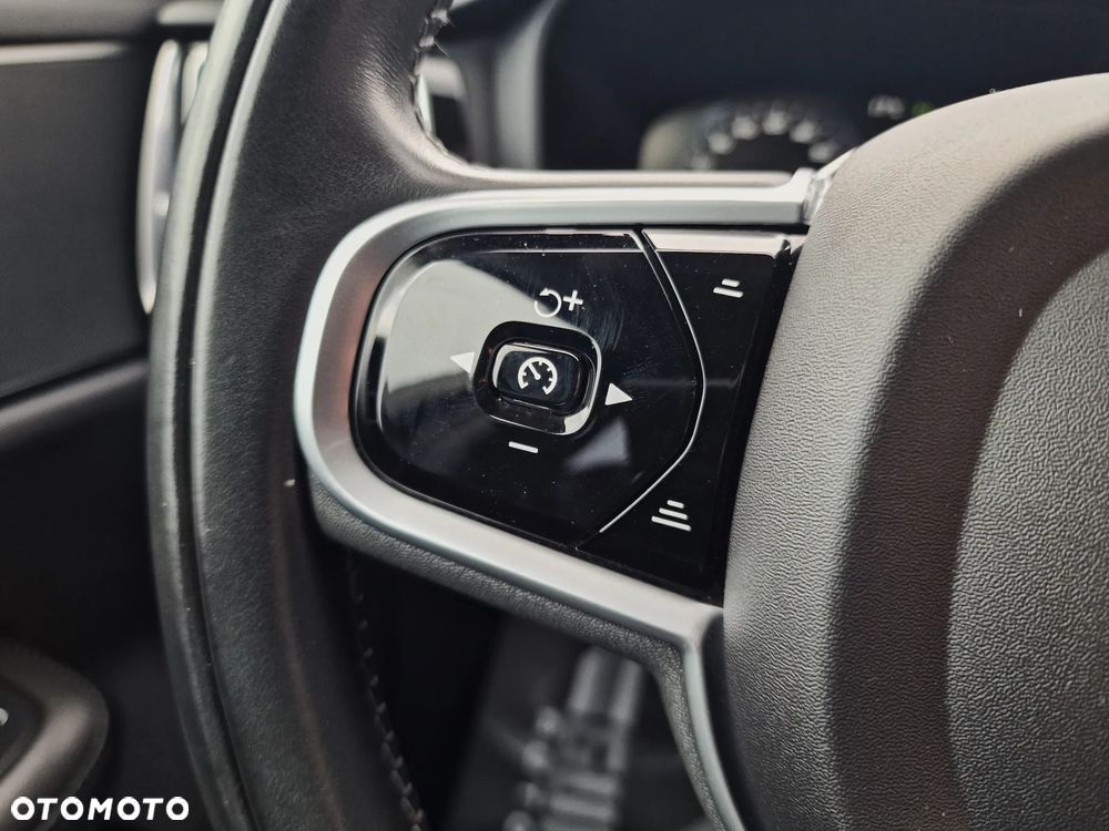 Volvo V60 B3 B Geartronic Momentum Pro - 29