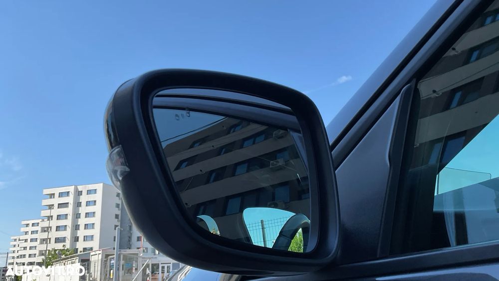Ford Kuga - 36
