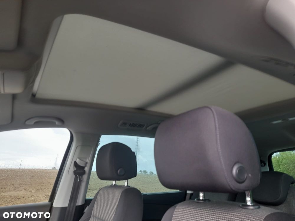 Volkswagen Sharan 2.0 TDI DSG BlueMotion Technology Comfortline - 25