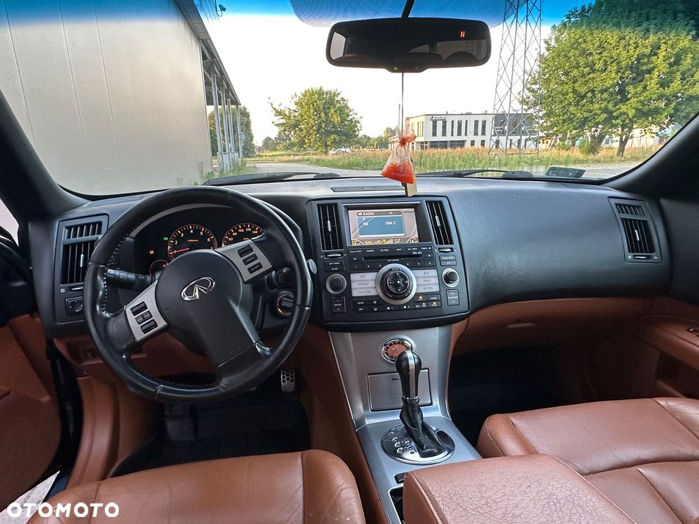 Infiniti FX - 8