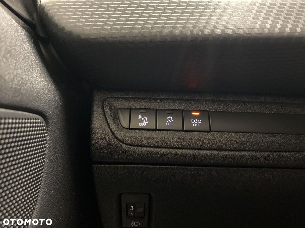 Peugeot 2008 1.2 Pure Tech Active S&S - 19