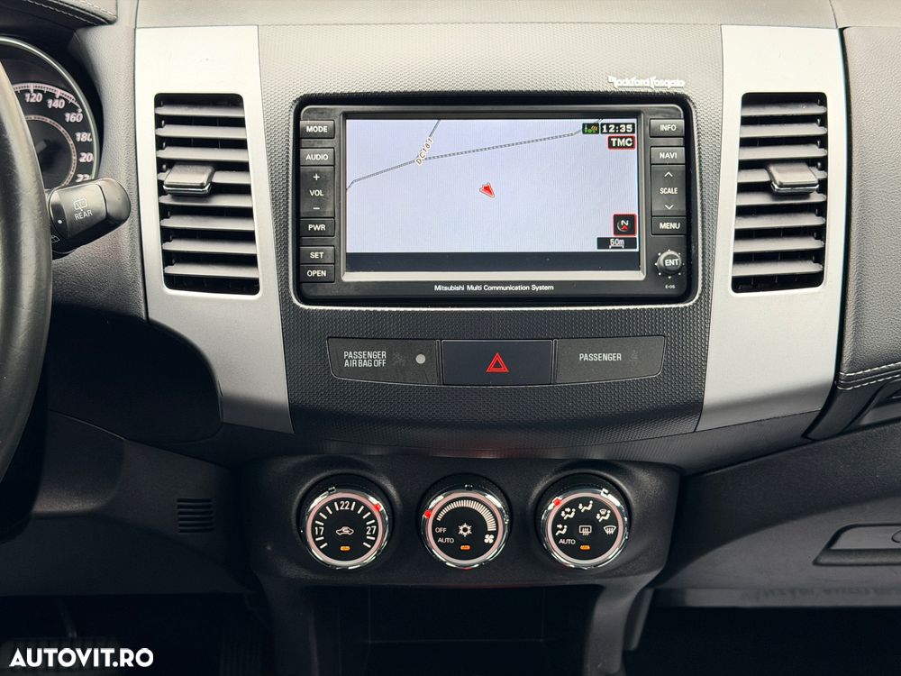 Mitsubishi Outlander 2.2 DI-D 4WD TC-SST Intense - 29