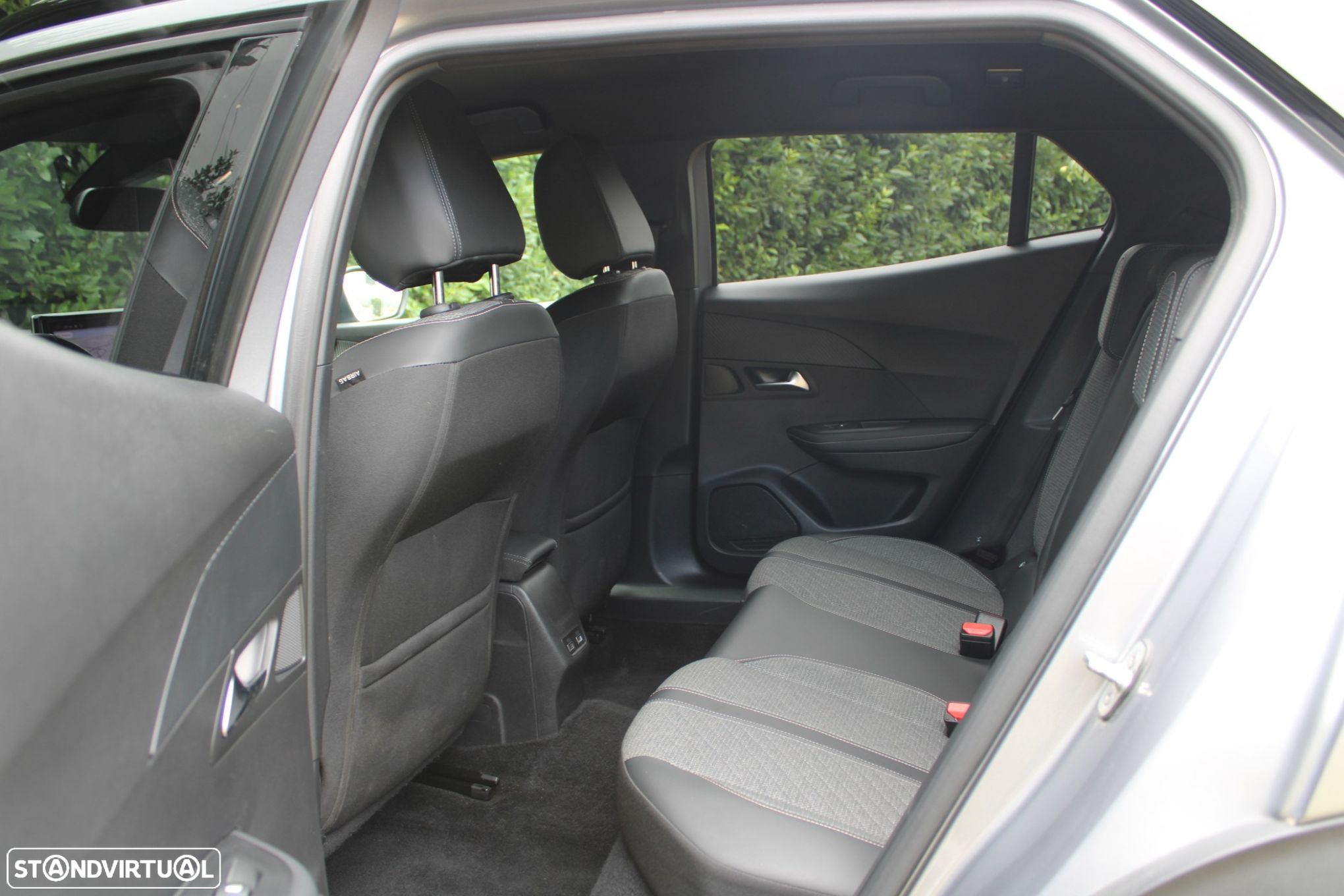 Peugeot 2008 1.2 PureTech Allure Pack - 6