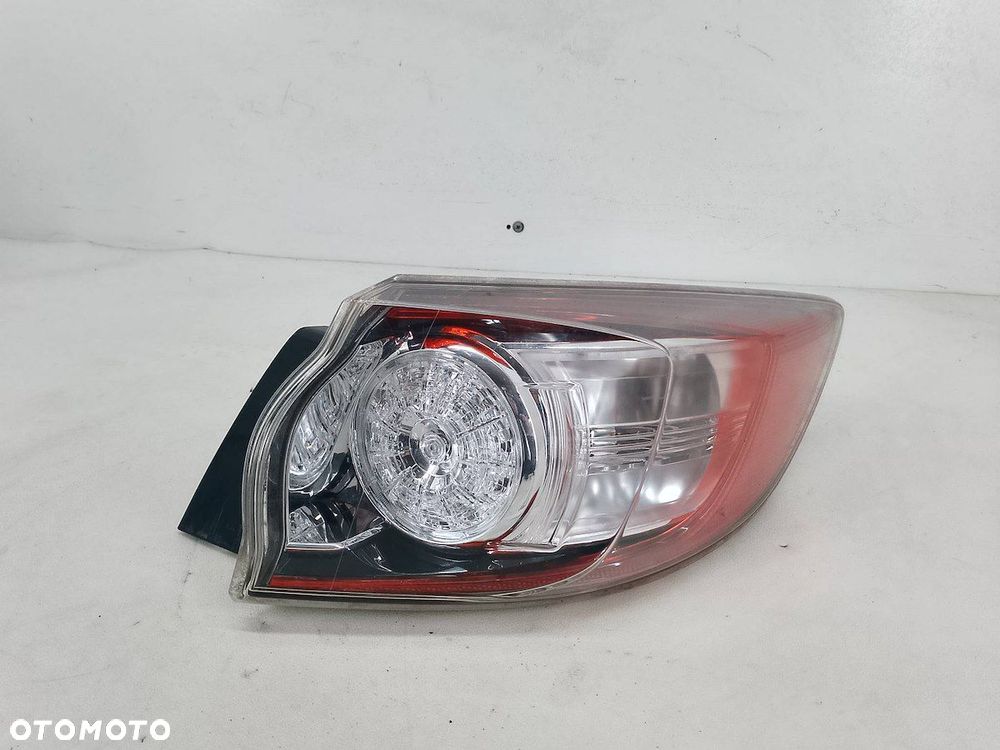 LAMPA TYLNA PRAWA MAZDA 3 II ( 09-13 ) BBN751150 HATCHBACK - 1