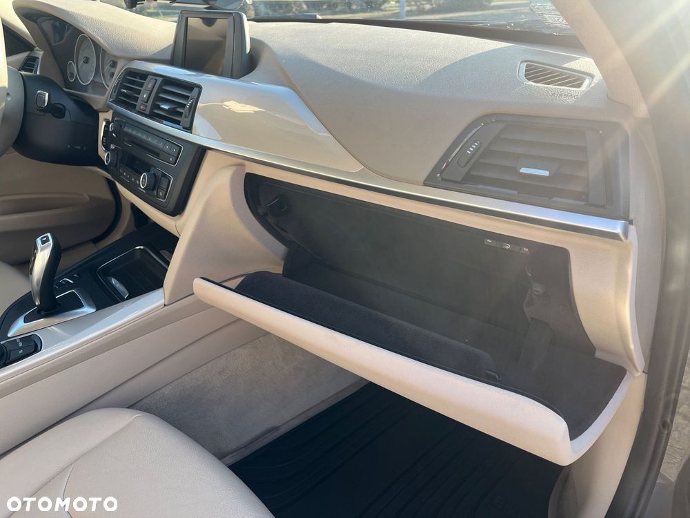 BMW Seria 3 328i - 18