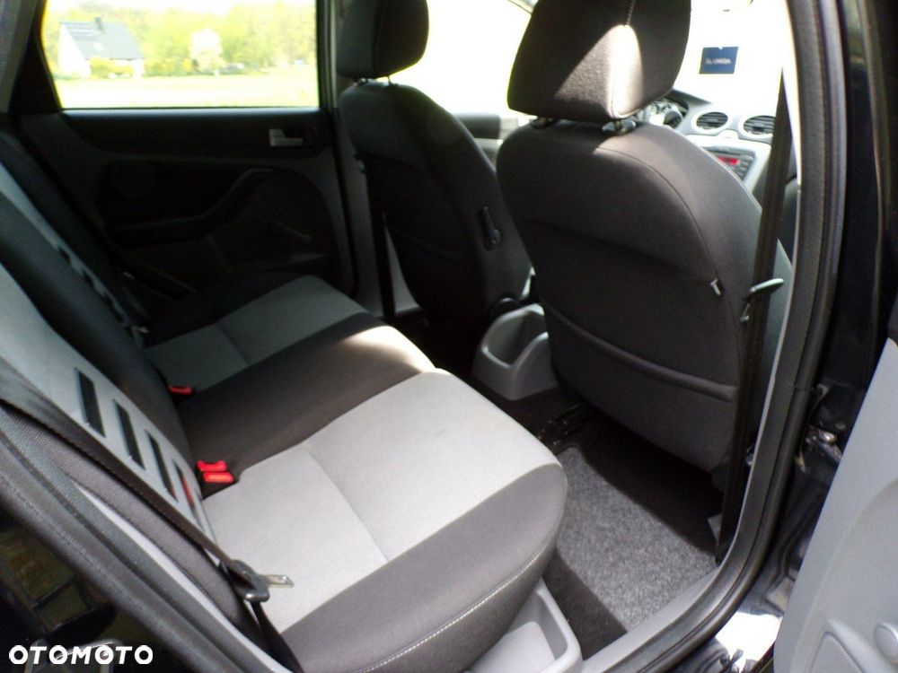 Ford Focus - 25