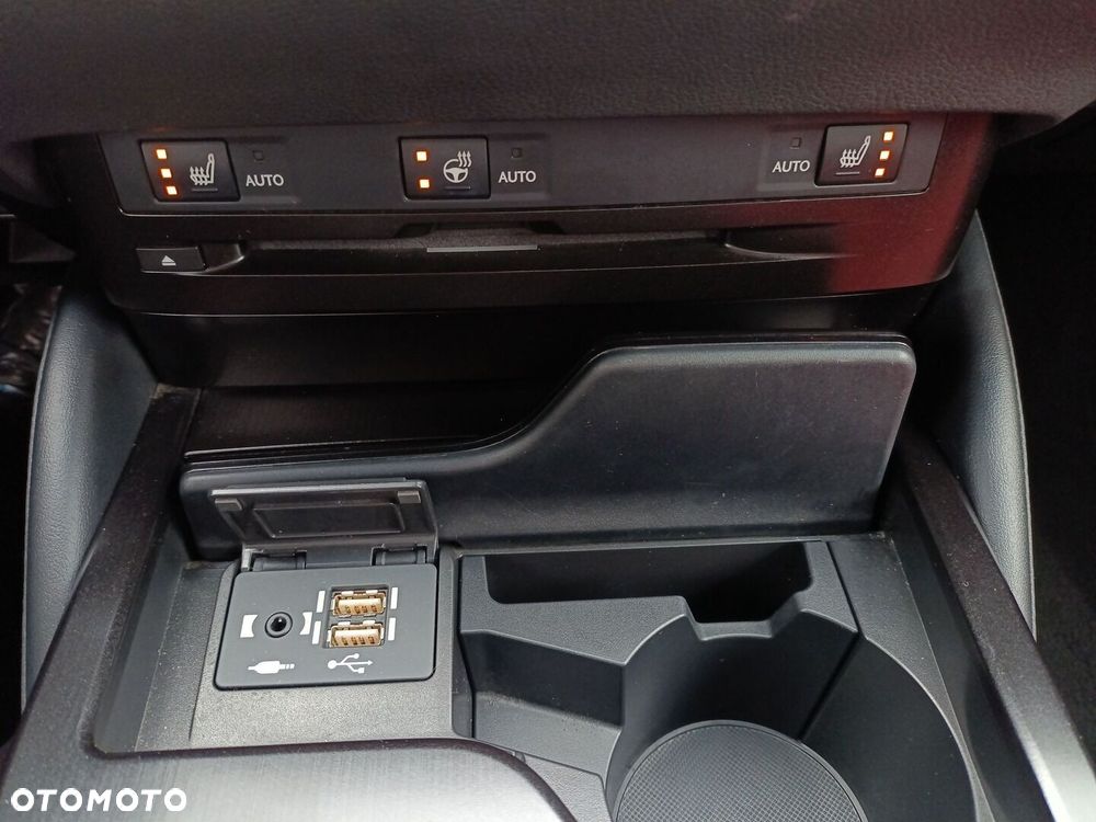 Lexus ES 300h F Sport Edition - 29