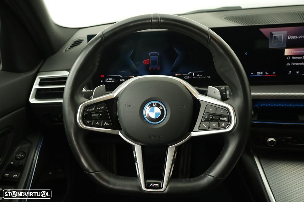 BMW 330 e Edição Desportiva M Auto - 16