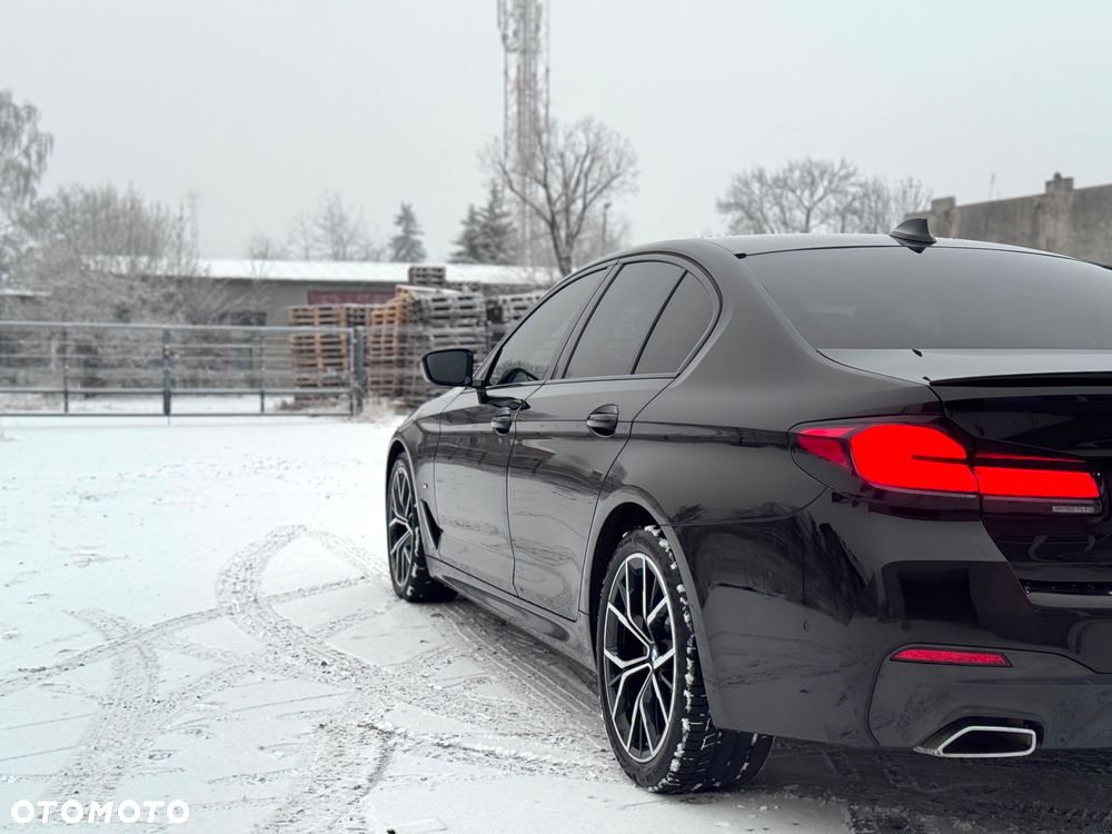 BMW Seria 5 520d xDrive M Sport sport - 32