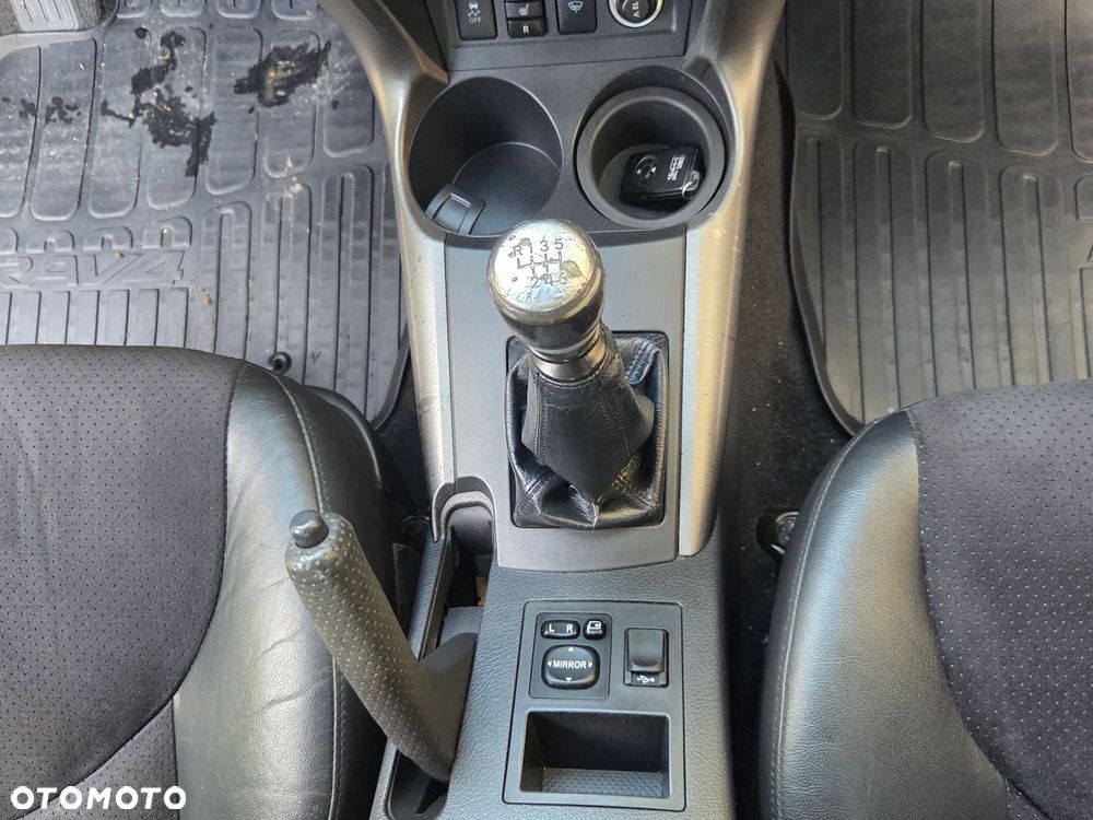 Toyota RAV4 2.0 4x4 Sol - 35