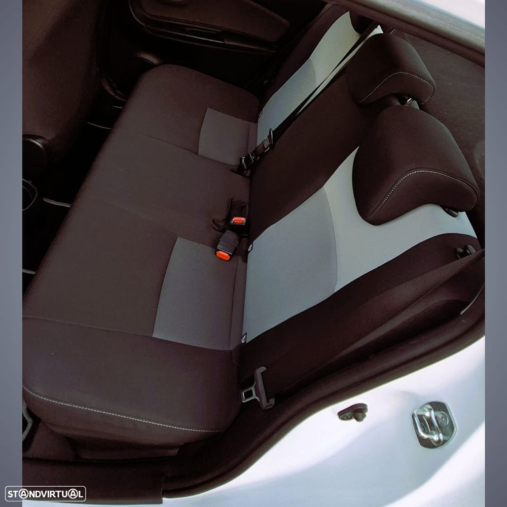 Toyota Yaris 1.5 HSD Active - 8