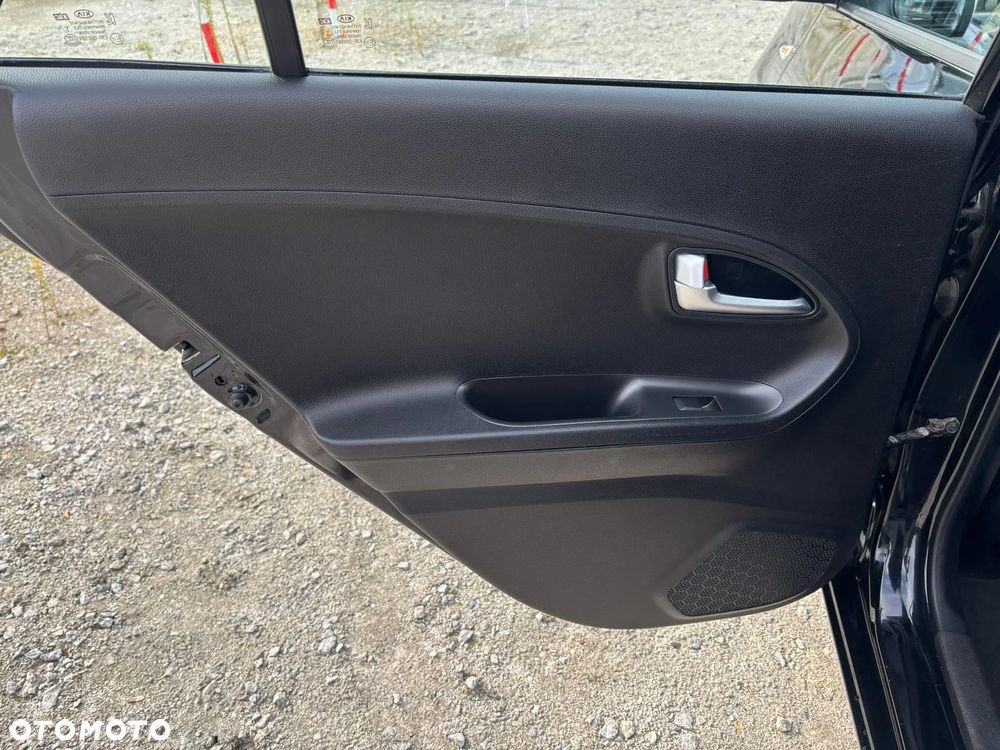 Kia Picanto 1.2 Fifa World Cup Edition - 10