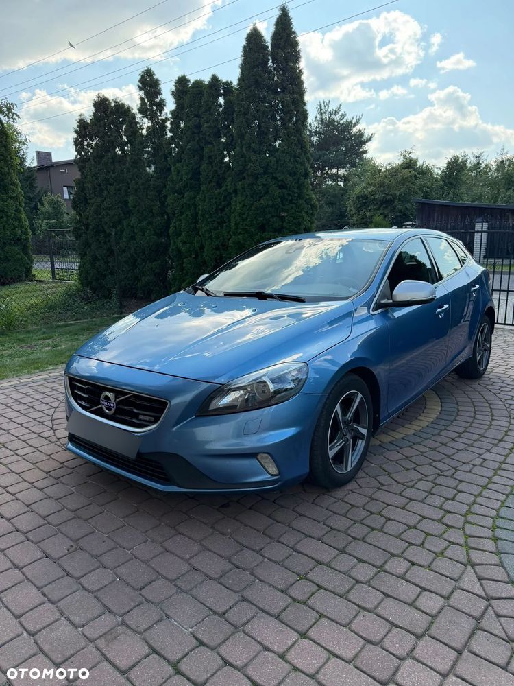 Volvo V40 D2 Drive-E R-Design Momentum - 1