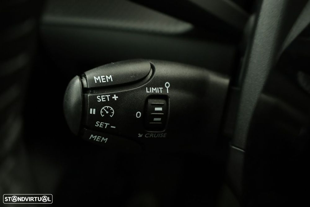 Peugeot e-208 51 kWh Allure - 18