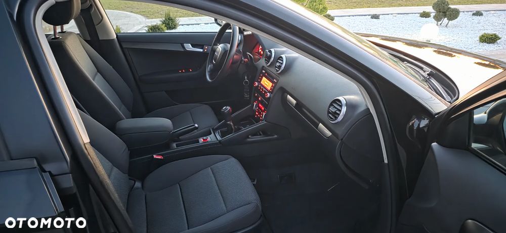 Audi A3 Sportback 1.6 Ambiente - 13