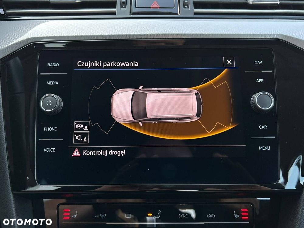 Volkswagen Passat Variant 2.0 TSI Business DSG - 39