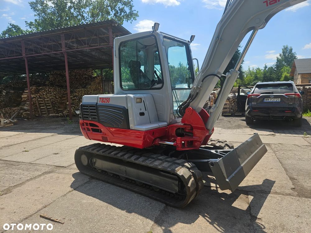 Takeuchi tb250 - 2
