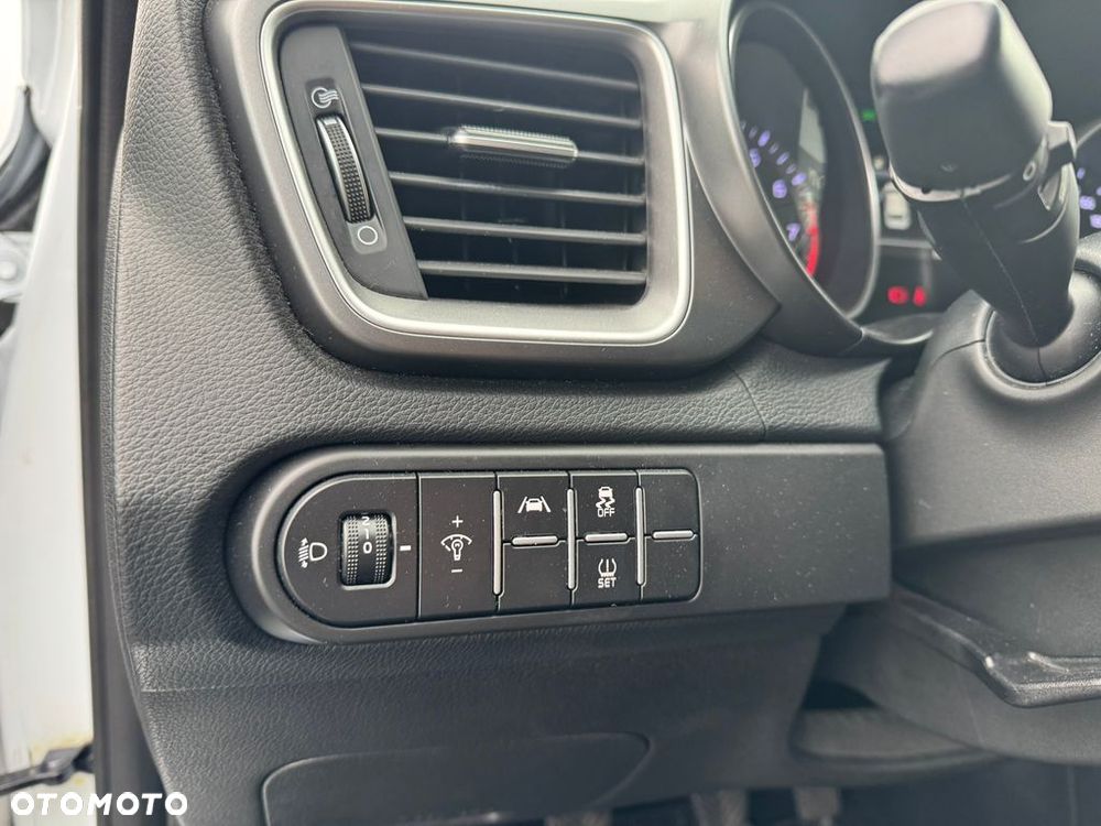 Kia Ceed 1.5 T-GDI M - 17