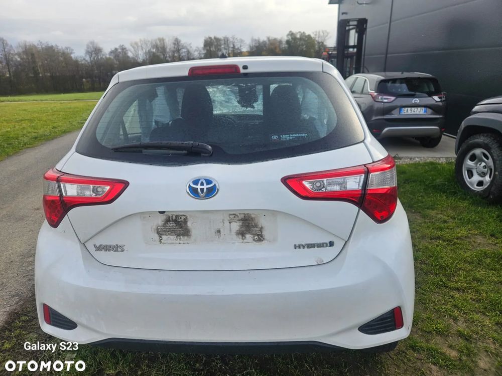 Toyota Yaris Hybrid 1.5 VVT-i - 4
