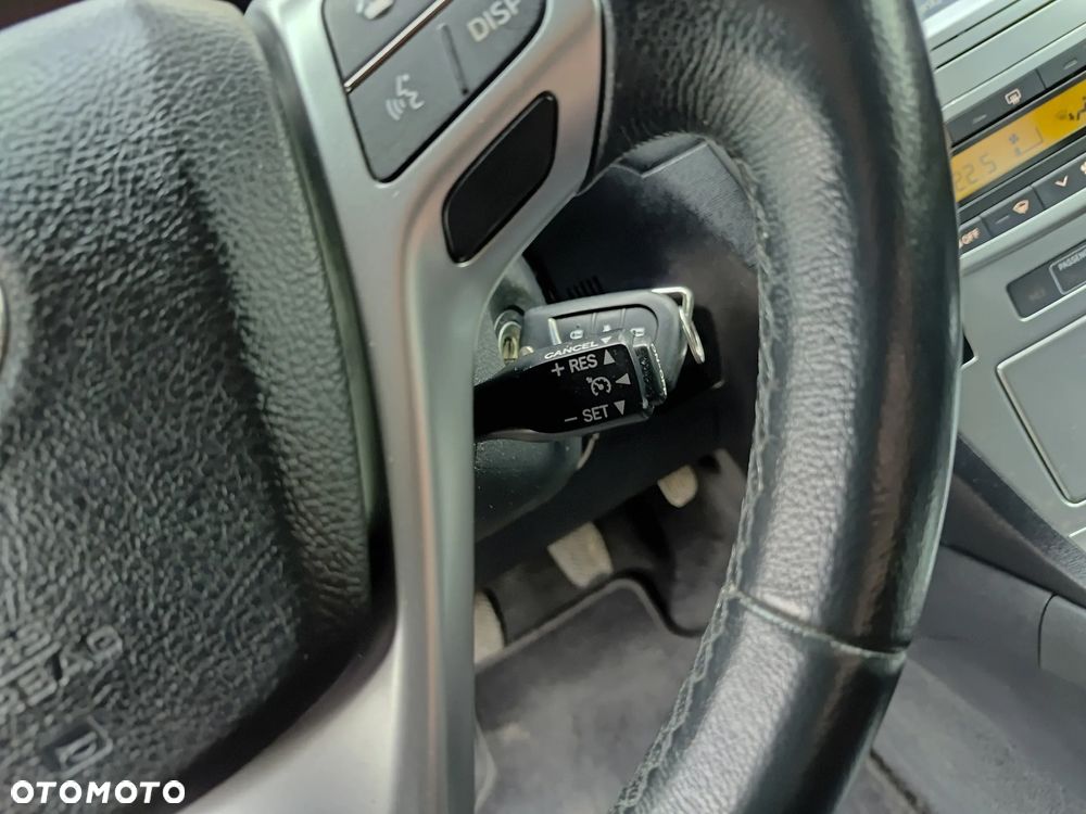 Toyota Avensis 1.8 Premium - 14