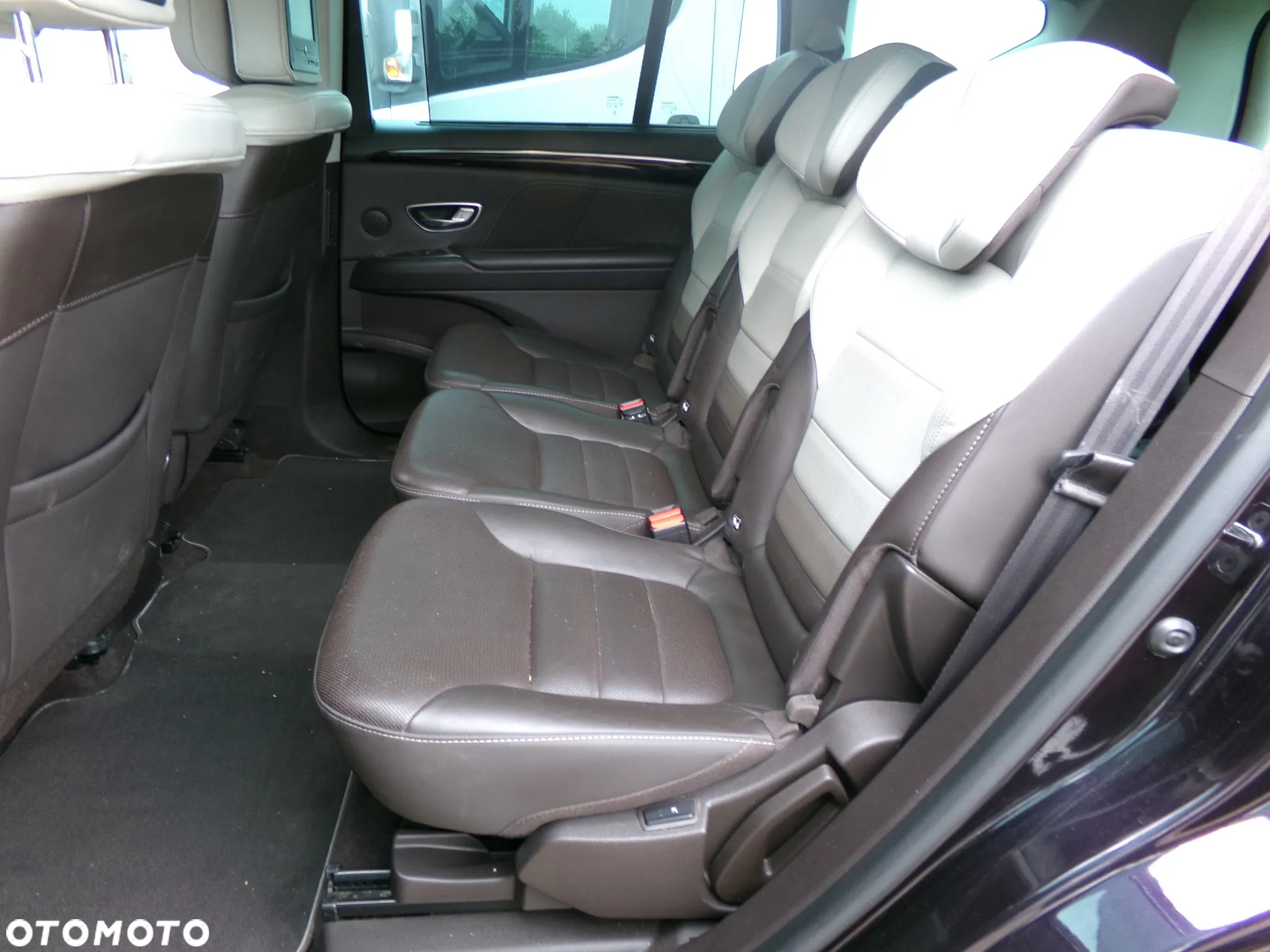 Renault Espace 1.6 dCi Energy Initiale Paris EDC 7os - 6