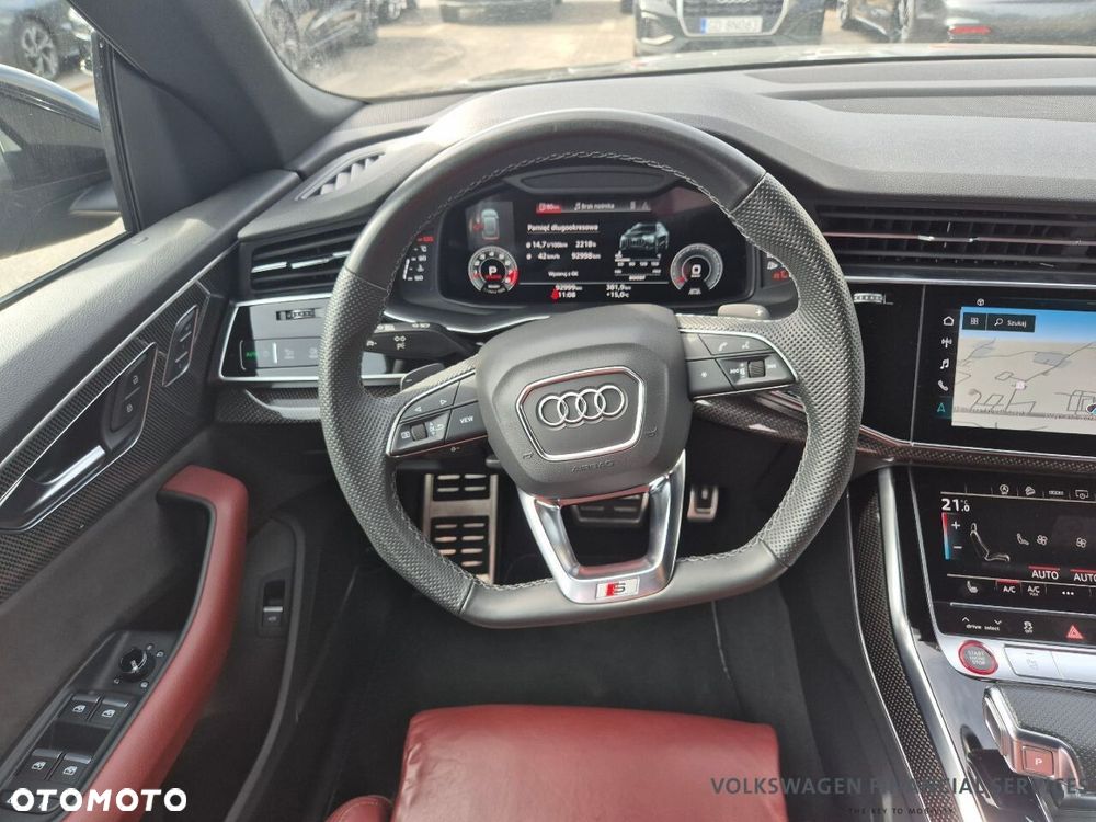 Audi SQ8 - 8